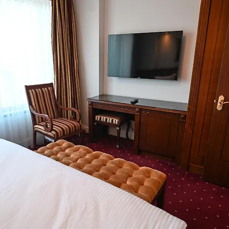 Stone Bridge Hotel Skopie