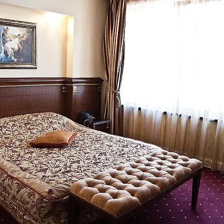 Hotel Stone Bridge 4*