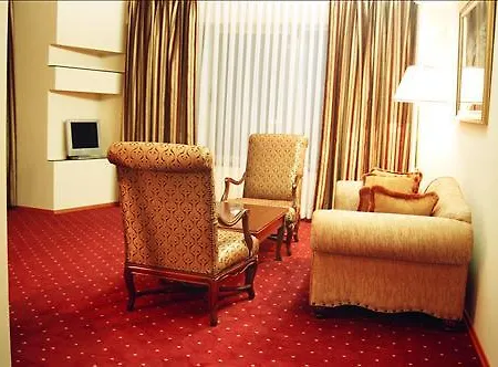 Stone Bridge Hotel 4*