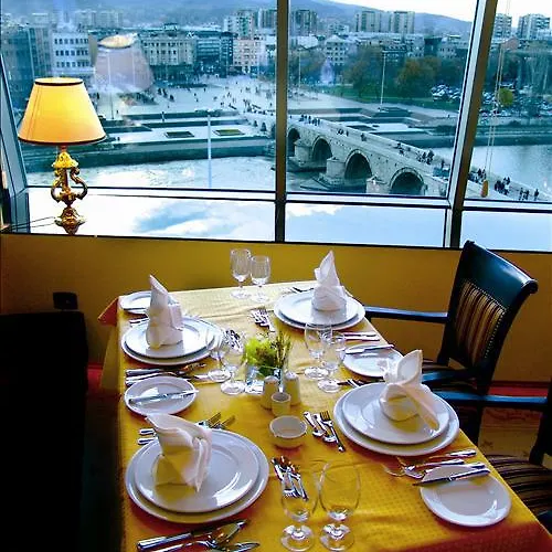 Готель Stone Bridge