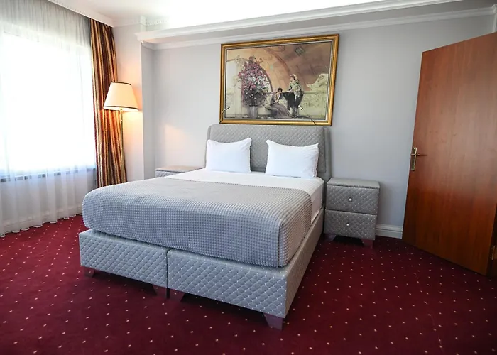 Stone Bridge 4* Скоп'є