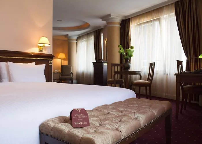 Stone Bridge 4* Скоп'є