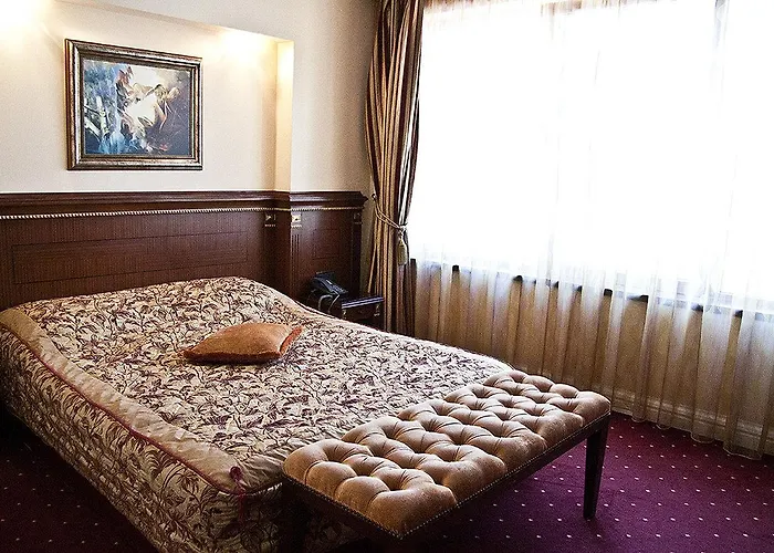 Hotel Stone Bridge 4*